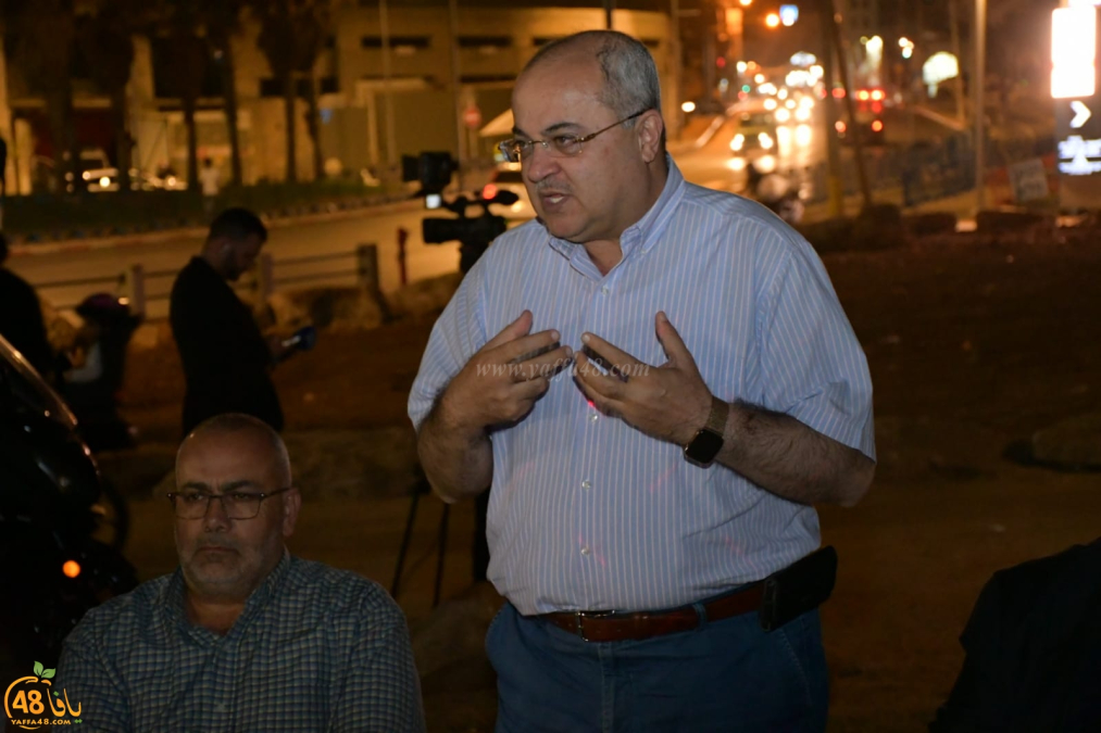 الطيبي:يطرح قضية الحراسة في المؤسسات التعليمية العربية